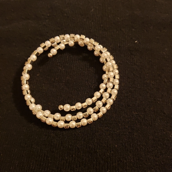 Pearl costume bracelet - Picture 3 of 3